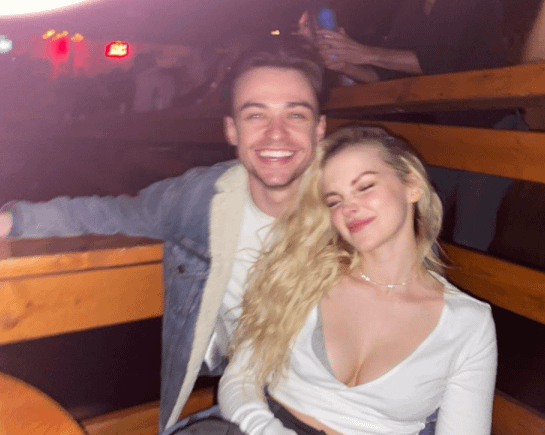 Dove Cameron and Thomas Doherty