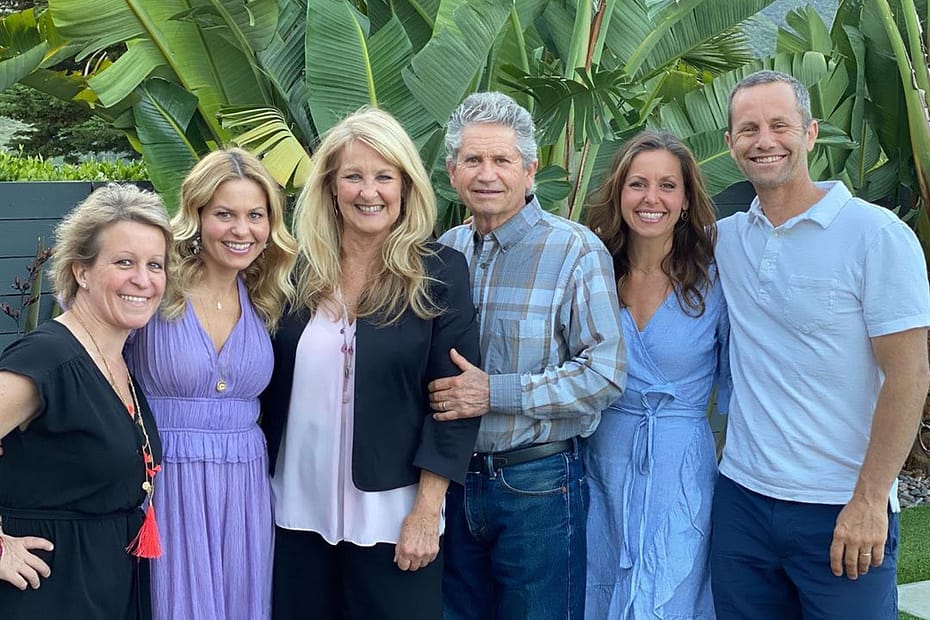 Candace Cameron with her parents and siblings 2020